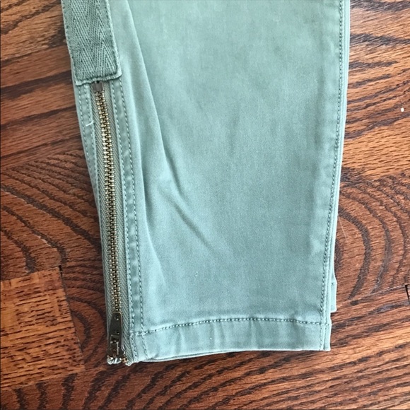 Like New! Vineyard Vines Pants - Picture 7 of 8